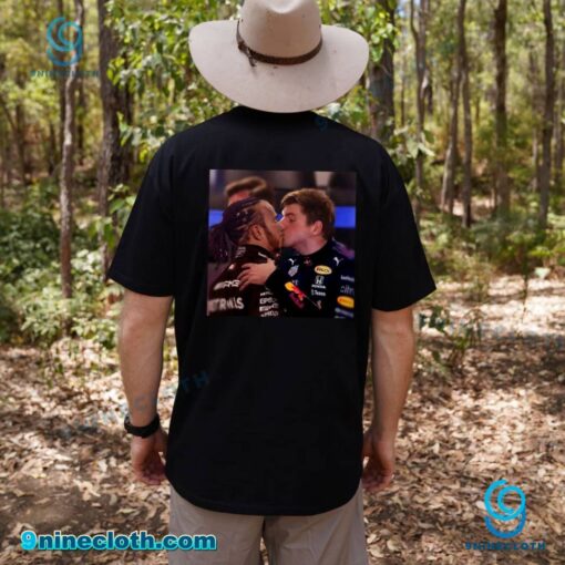 Max Verstappen And Lewis Hamilton Kiss Unisex T-shirt MdKyfBv
