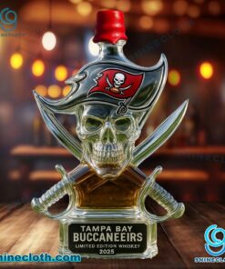 Tampa Bay Buccaneers Skull Custom Whiskey Bottle on6ODsV