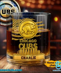 Chicago Cubs American Flag City Skyline Personalized Whiskey Glass 90Zypv7