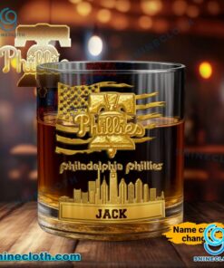 Philadelphia Phillies American Flag City Skyline Personalized Whiskey Glass Op89Cwf