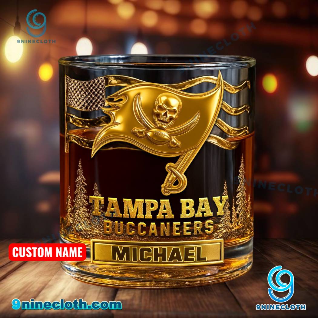 Tampa Bay Buccaneers American Flag Personalized Whiskey Glass cO5aBjQ