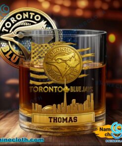 Toronto Blue Jays American Flag City Skyline Personalized Whiskey Glass echt0p2