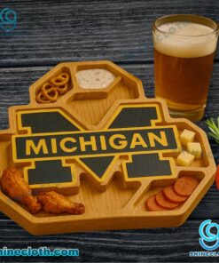 Michigan Wolverines NCAA Wooden Charcuterie Board CyLjIxH