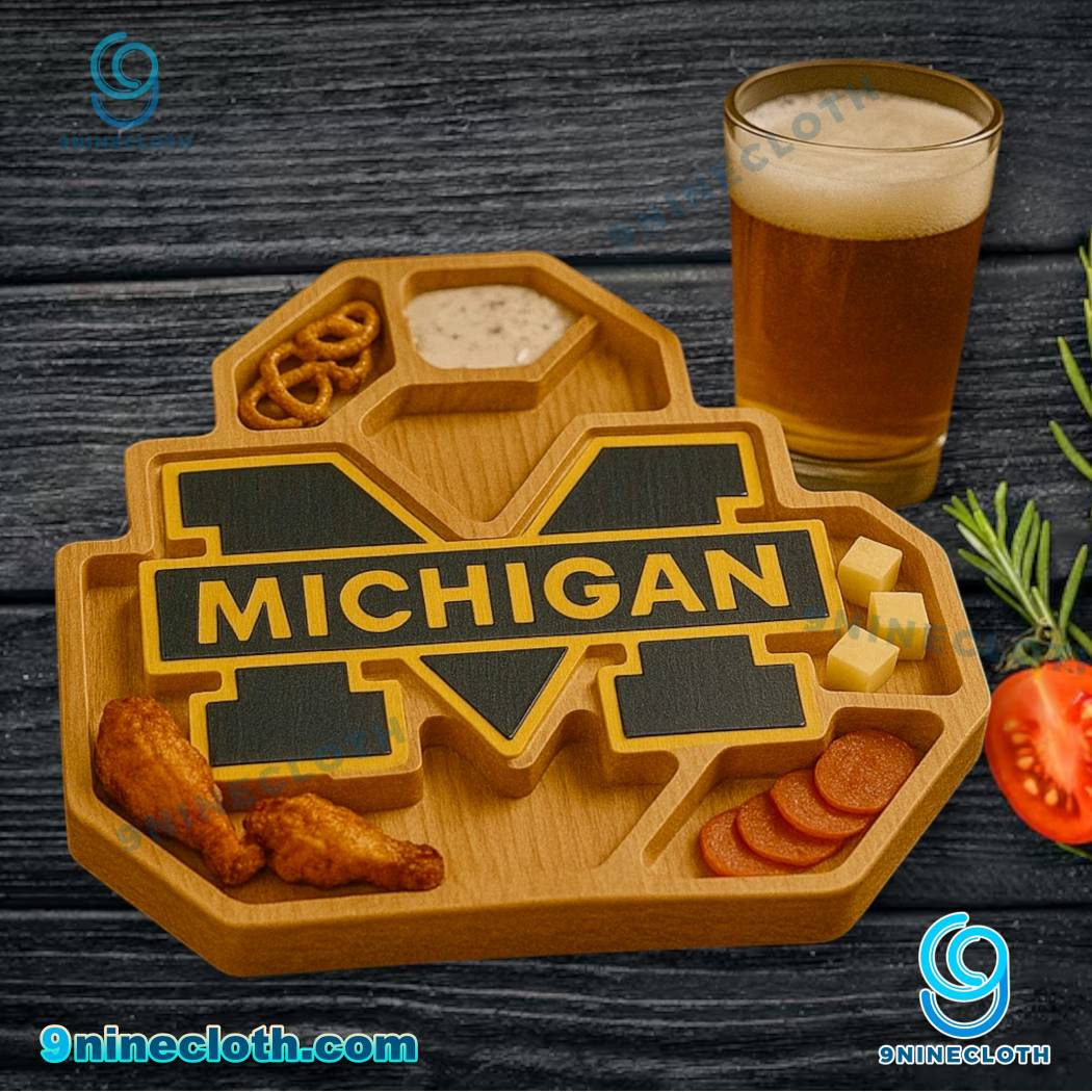 Michigan Wolverines NCAA Wooden Charcuterie Board CyLjIxH